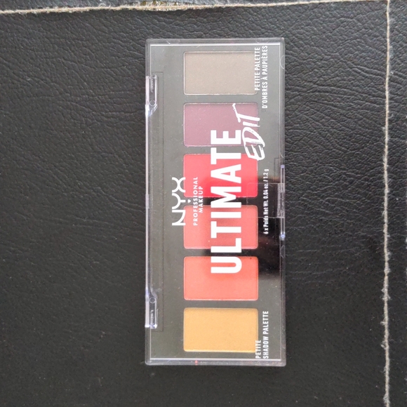 NYX Eye Shadow Palette - Picture 2 of 3